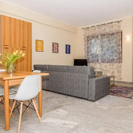 Altido Amazing View Apt For 6 With Communal Pool